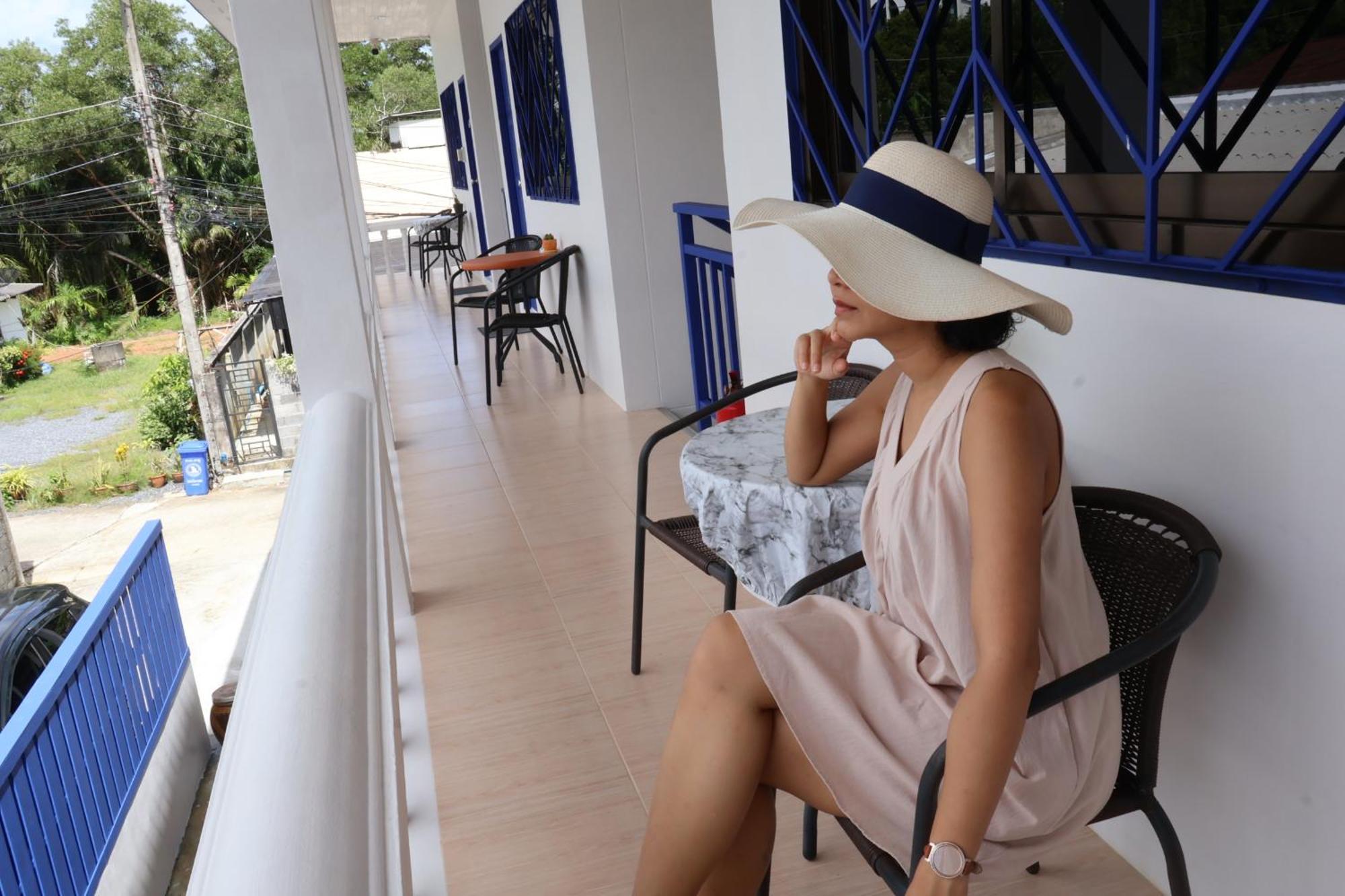 Hotel Sun & Sea Nai Yang Phuket Esterno foto